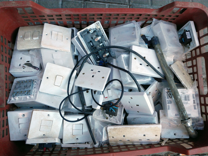 material ferreteria griferia electricidad consultar modelos y cantidades